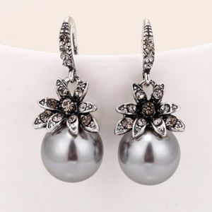New SS Crystal Flower with Faux Pearl Earrings